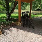 Avec Etang Privatise