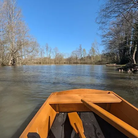 Avec Etang Privatise Saint-Aquilin-de-Corbion
